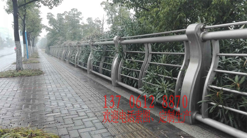 20160614222018 特色不锈钢桥梁护栏设计效果图展示（以量产）