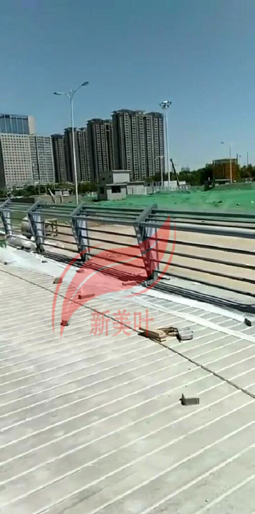 20190609150324 太原市景观河道栏杆施工完成